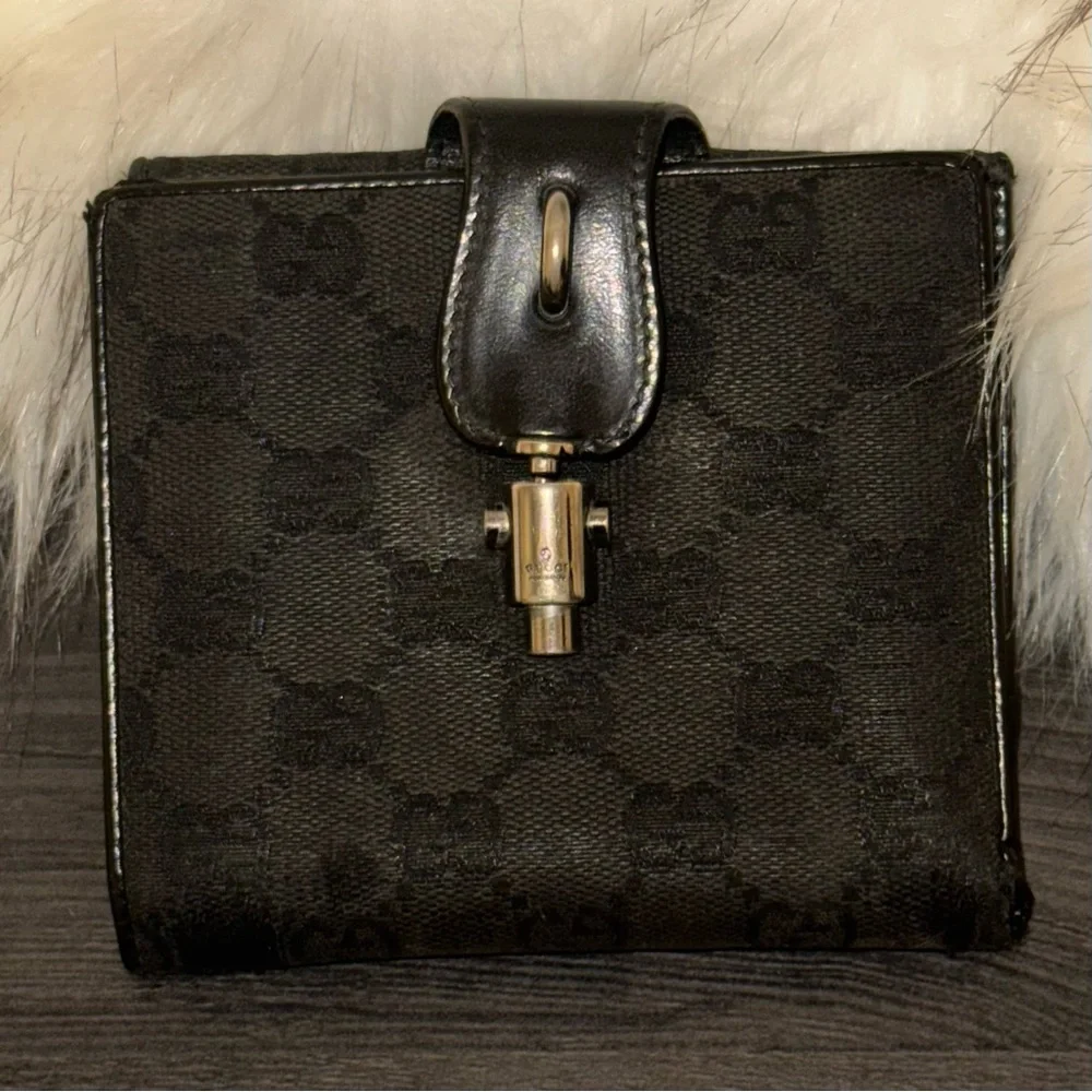 GUCCI BUNDLE Pre-Loved Black Tote + Matching Wallet ๐ - Picture 4 of 16